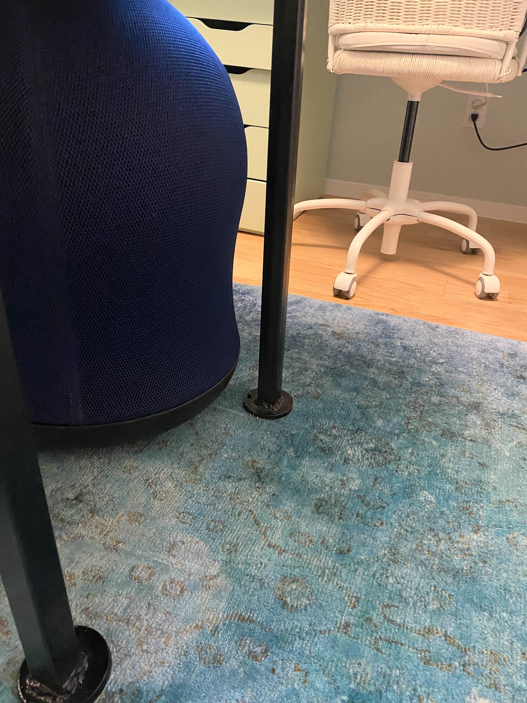 How to dye an old rug! Give an old rug new life Meggie Claire